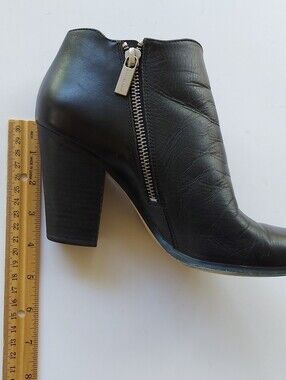 Michael Kors Women's Black Leather Ankle Boots — Size 8M